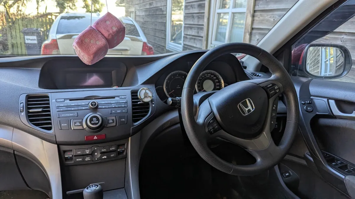 Honda Accord 2010 - Image 3