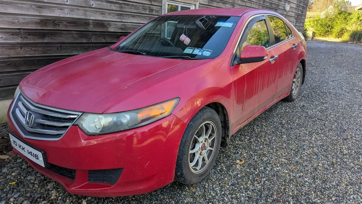 Honda Accord 2010 - Image 2