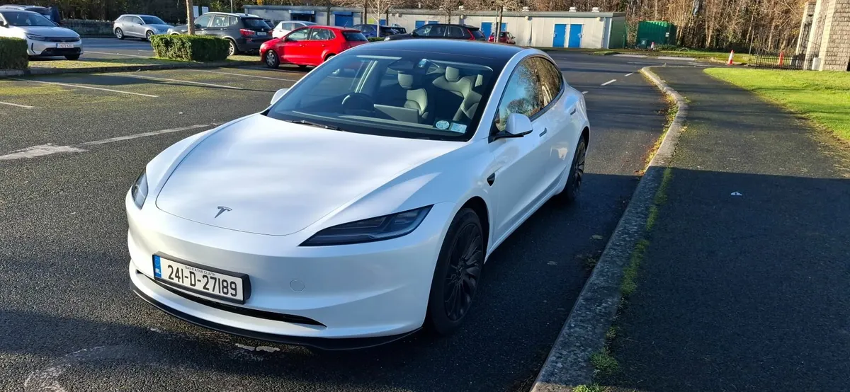 Tesla Model 3 Highland €36999 Enhance Autopilot - Image 1