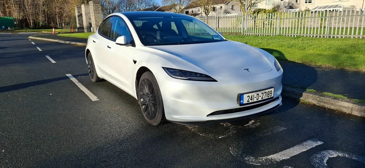 Tesla Model 3 Highland €36999 Enhance Autopilot - Image 3