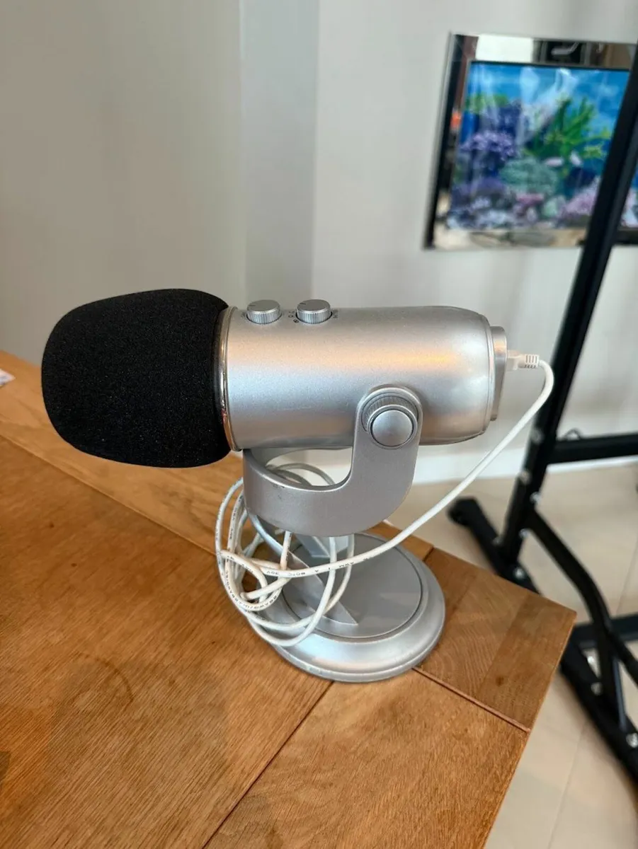 Blue Yeti USB Microphone for PC, Mac, Podcasts - Image 1