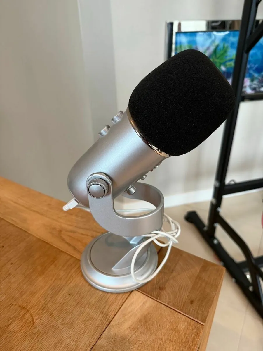 Blue Yeti USB Microphone for PC, Mac, Podcasts - Image 2