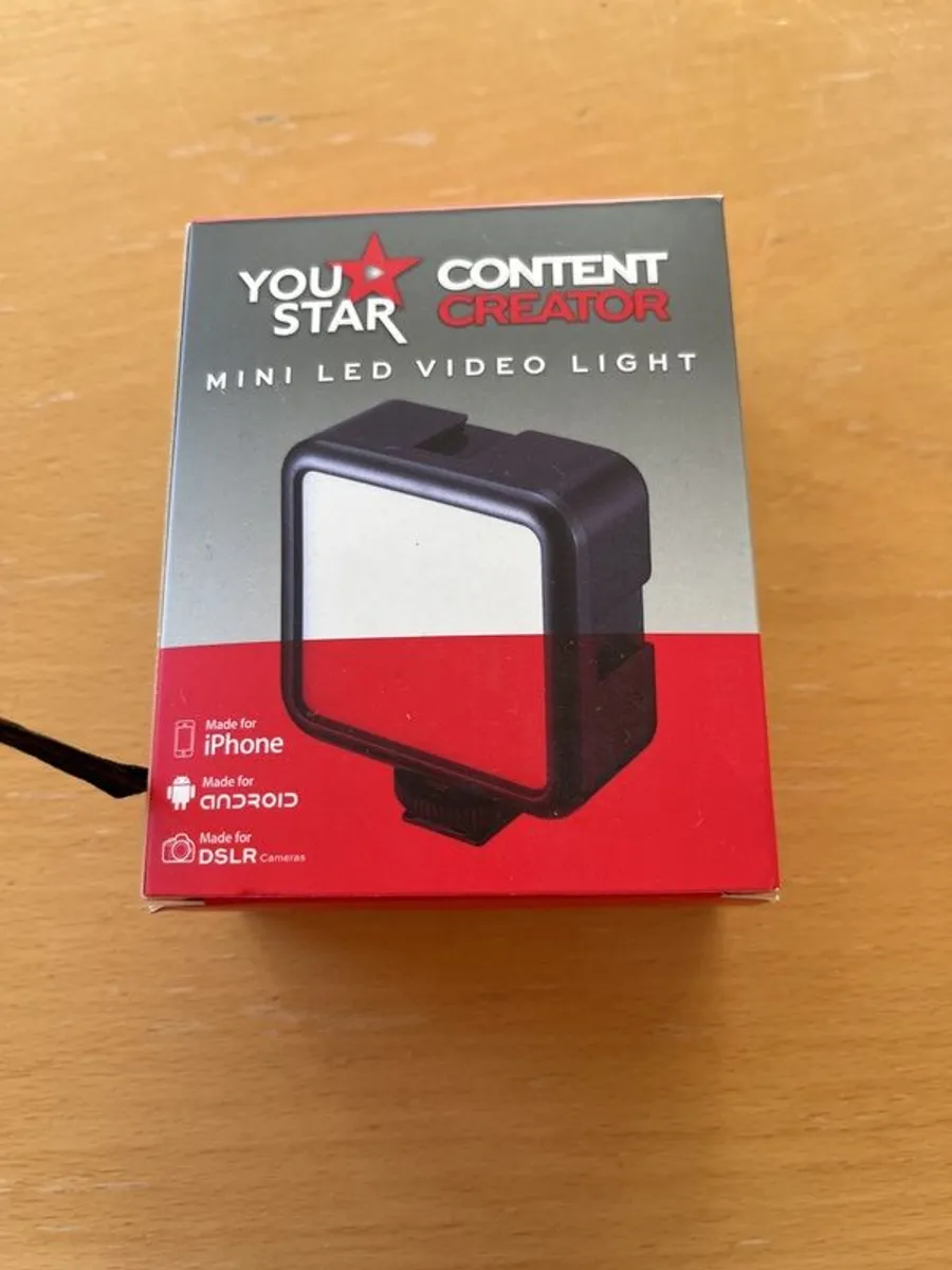 Mini LED video light for Phone or DSLR camera - Image 1