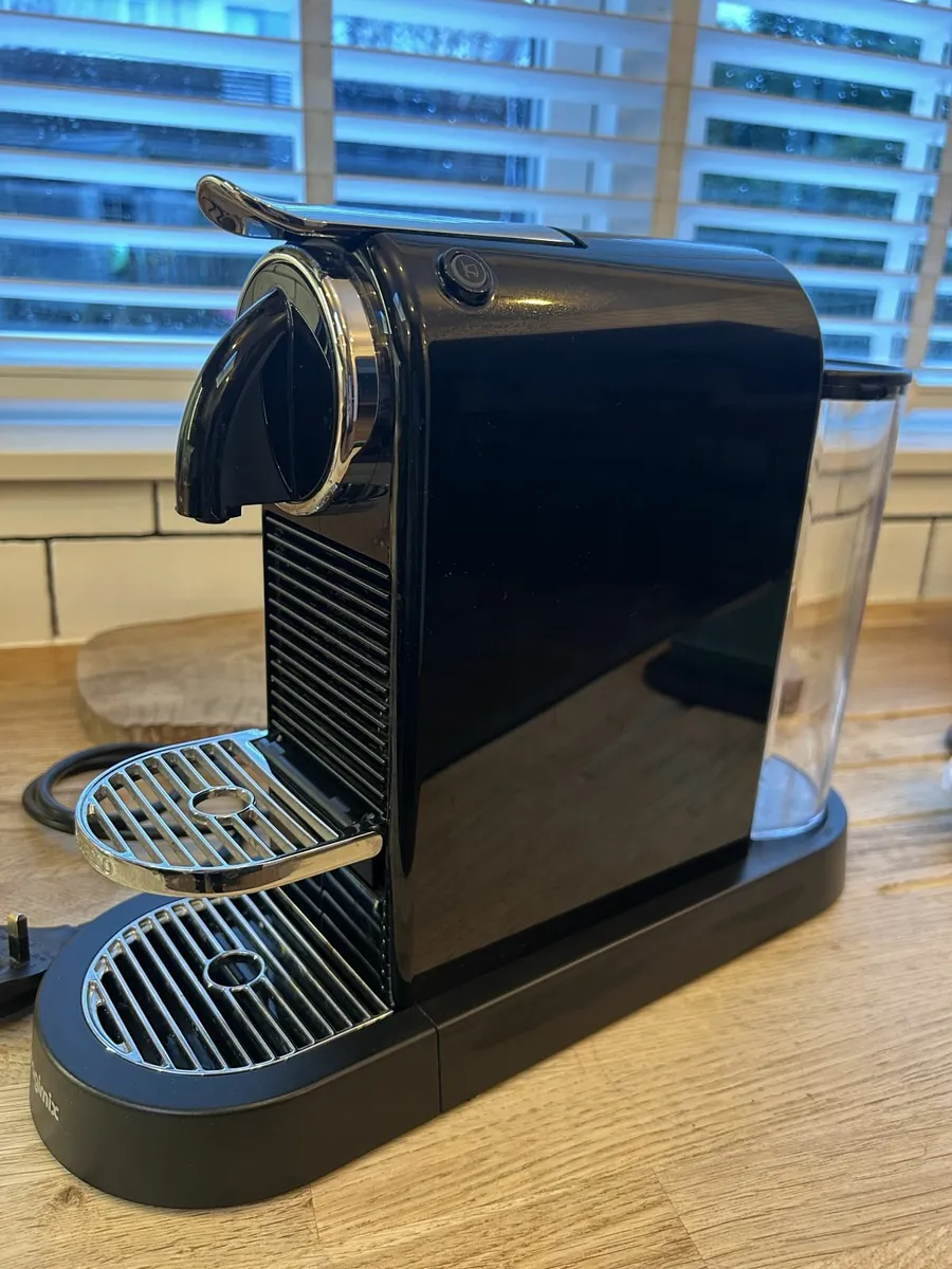 Nespresso Original Citiz coffee machine - Image 1