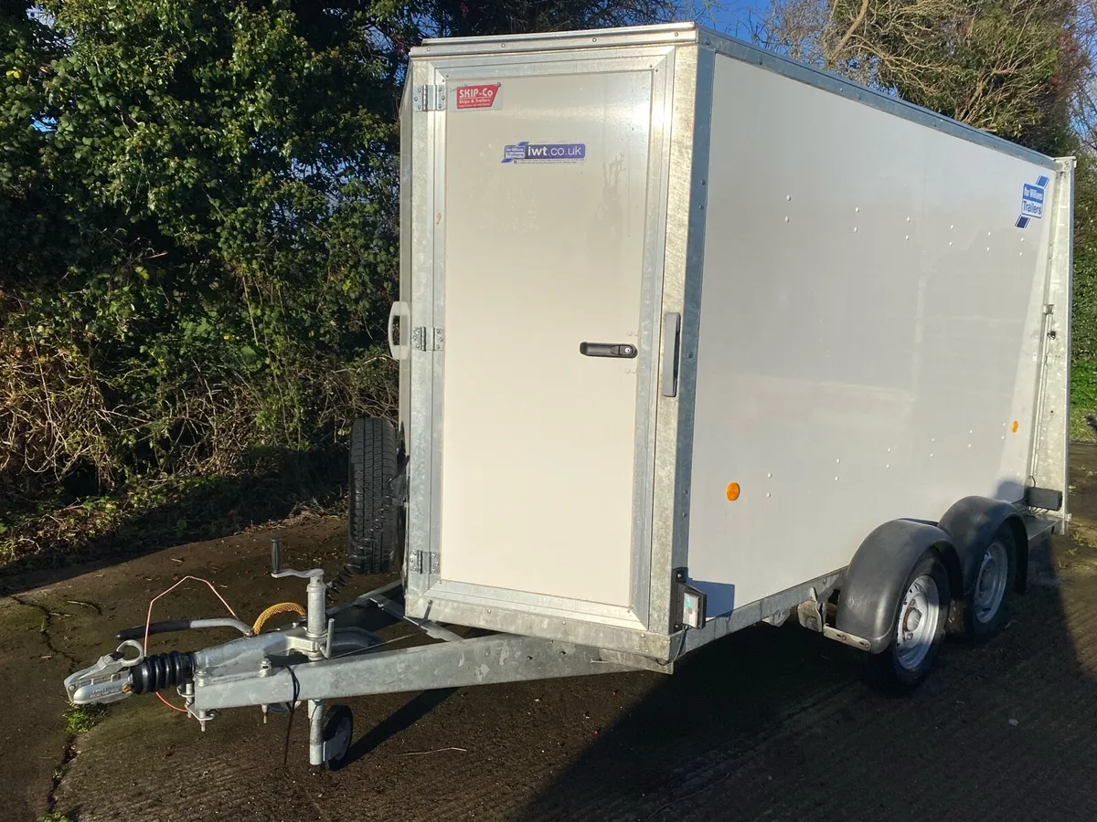 Ifor Williams 105 box trailer - Image 1