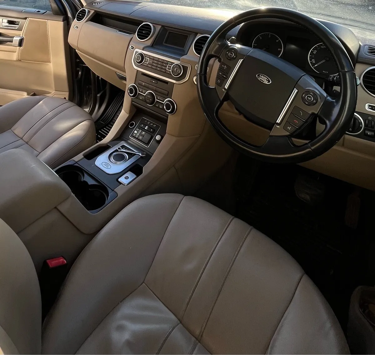 Land Rover Discovery 4 3.0 TDV6 (low mileage) - Image 3