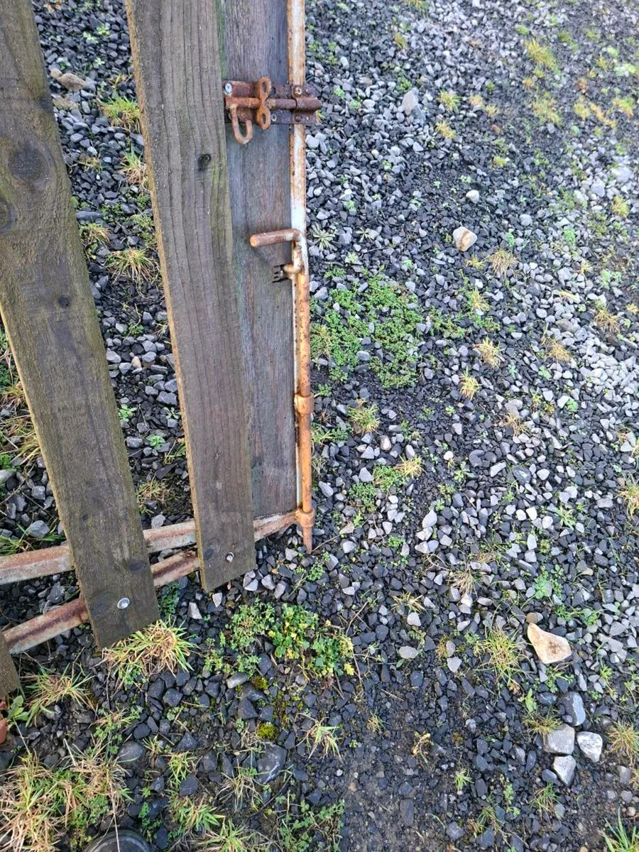 Steel gates - Image 2