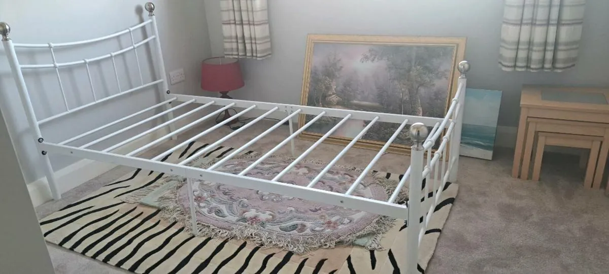 Childs bed frame