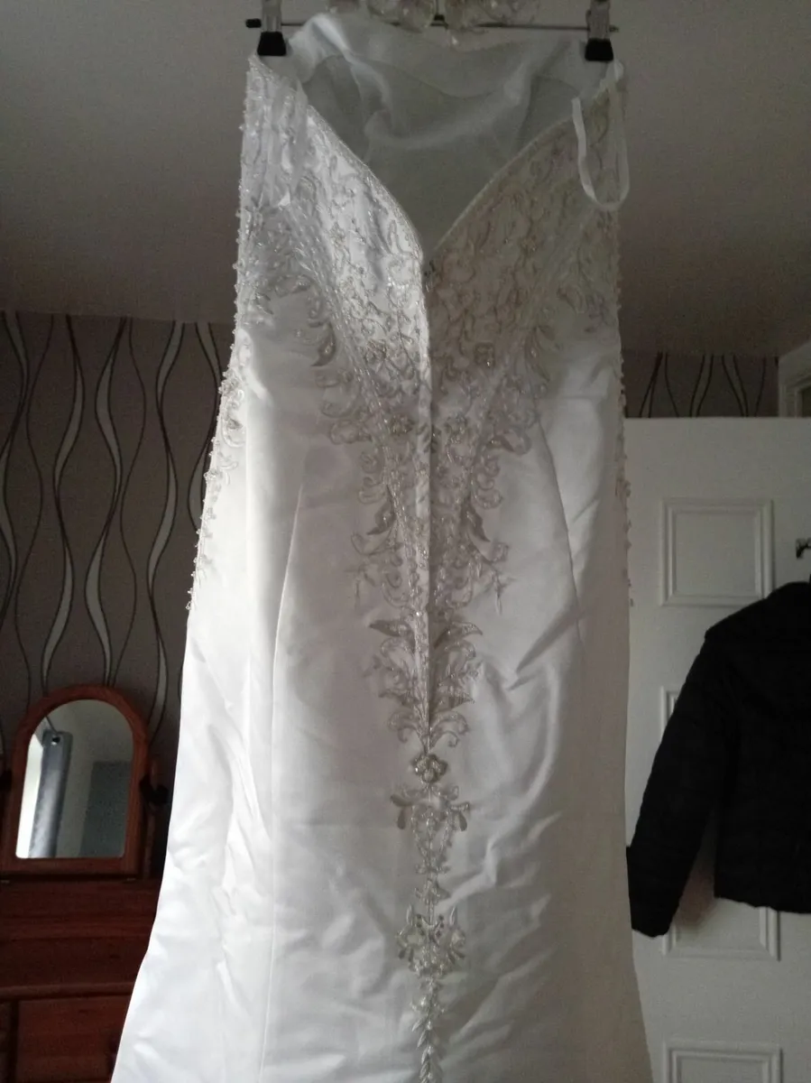 Wedding dress - Image 4