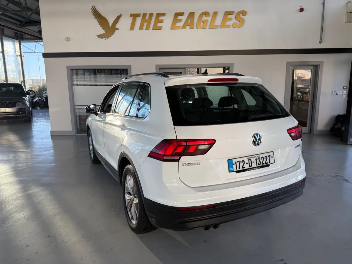 Volkswagen Tiguan 2017 - Image 2