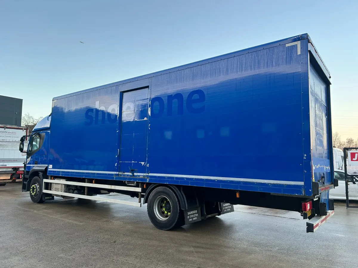 October 2019 Iveco Stralis 310 18 Ton - Image 4