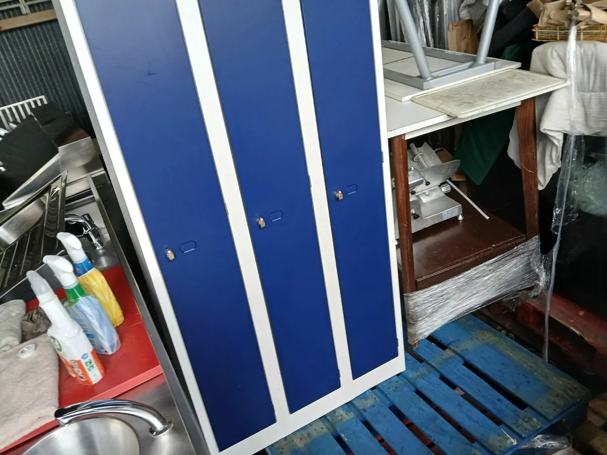 Sports lockers new 3x1 complete unit delivered - Image 2