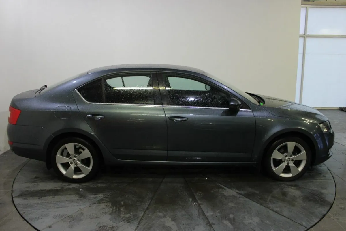 Skoda Octavia STYLE 1.6TDI 90HP - Image 3