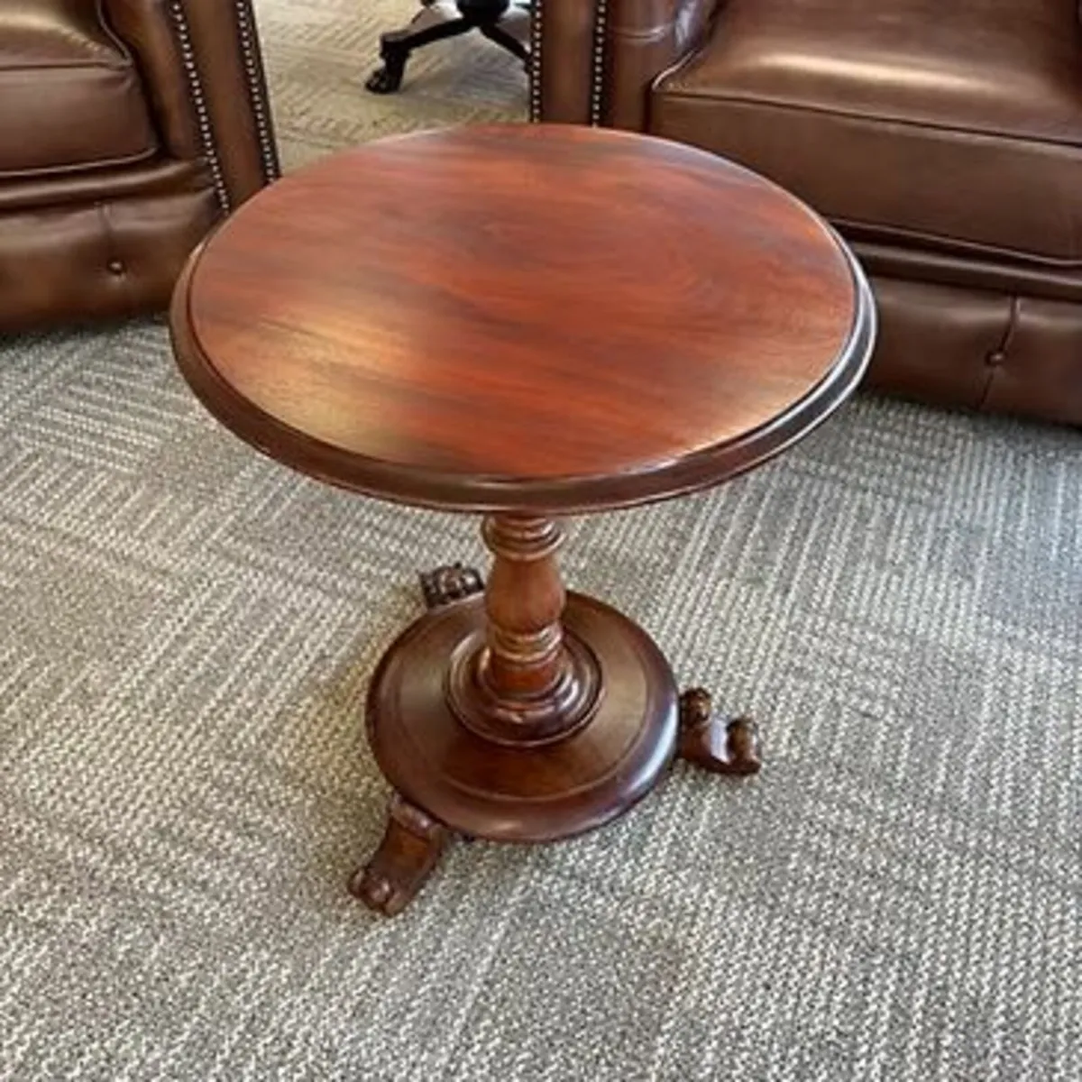Fabulous Georgian round mahogany claw ball feet wi