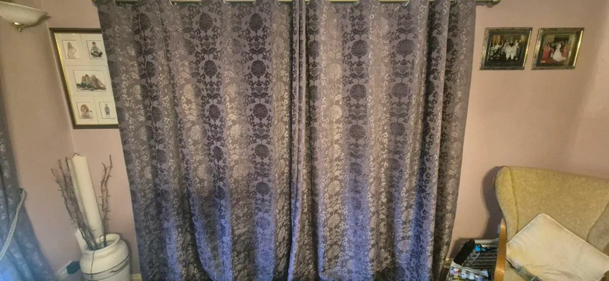 Curtains - Image 3