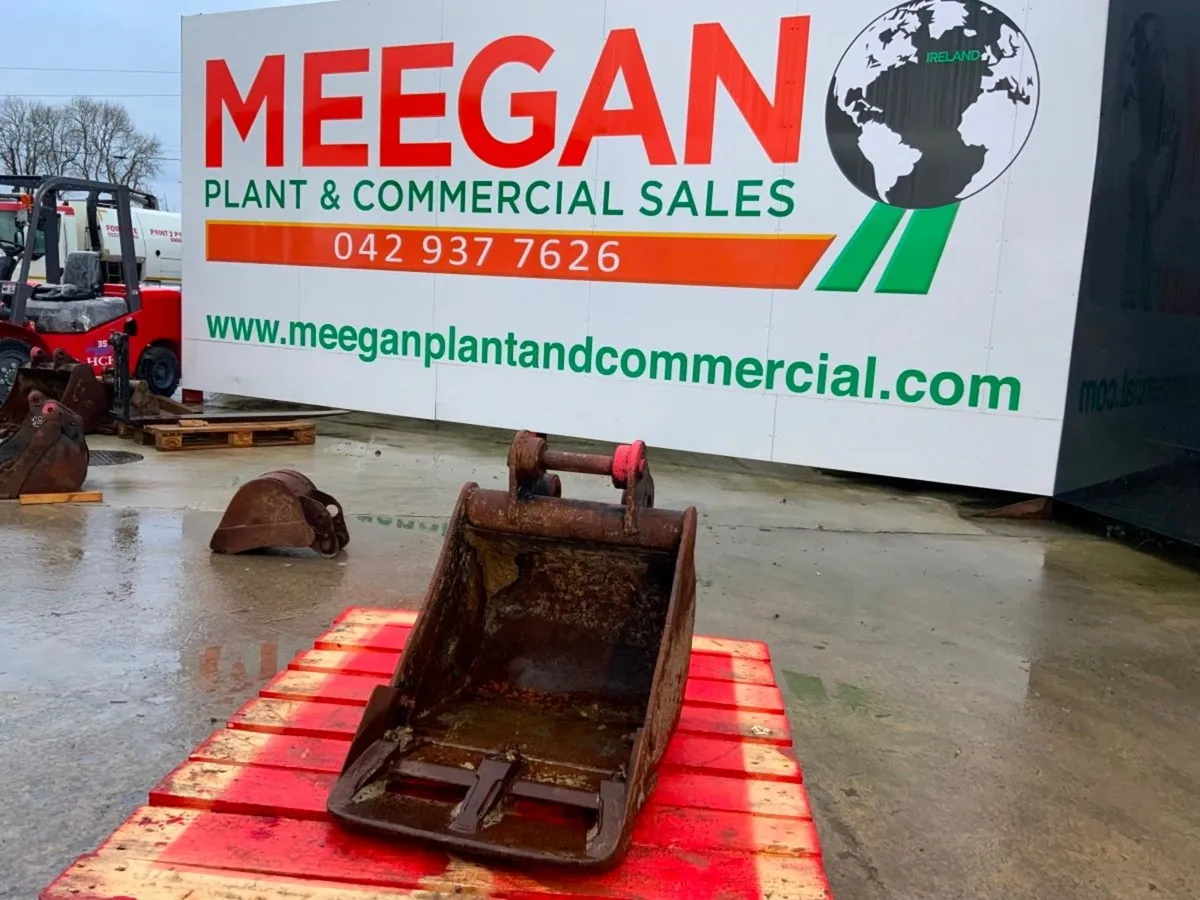 18" DIGGING BUCKET.......35mm PINS......112. - Image 2