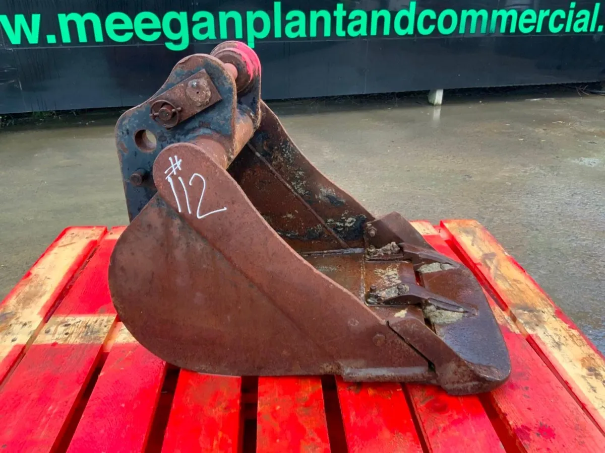 18" DIGGING BUCKET.......35mm PINS......112. - Image 3