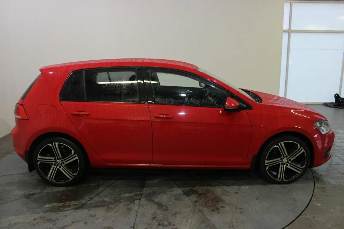 Volkswagen Golf Comfortline 1.6TDI M5F 105HP 5DR - Image 3