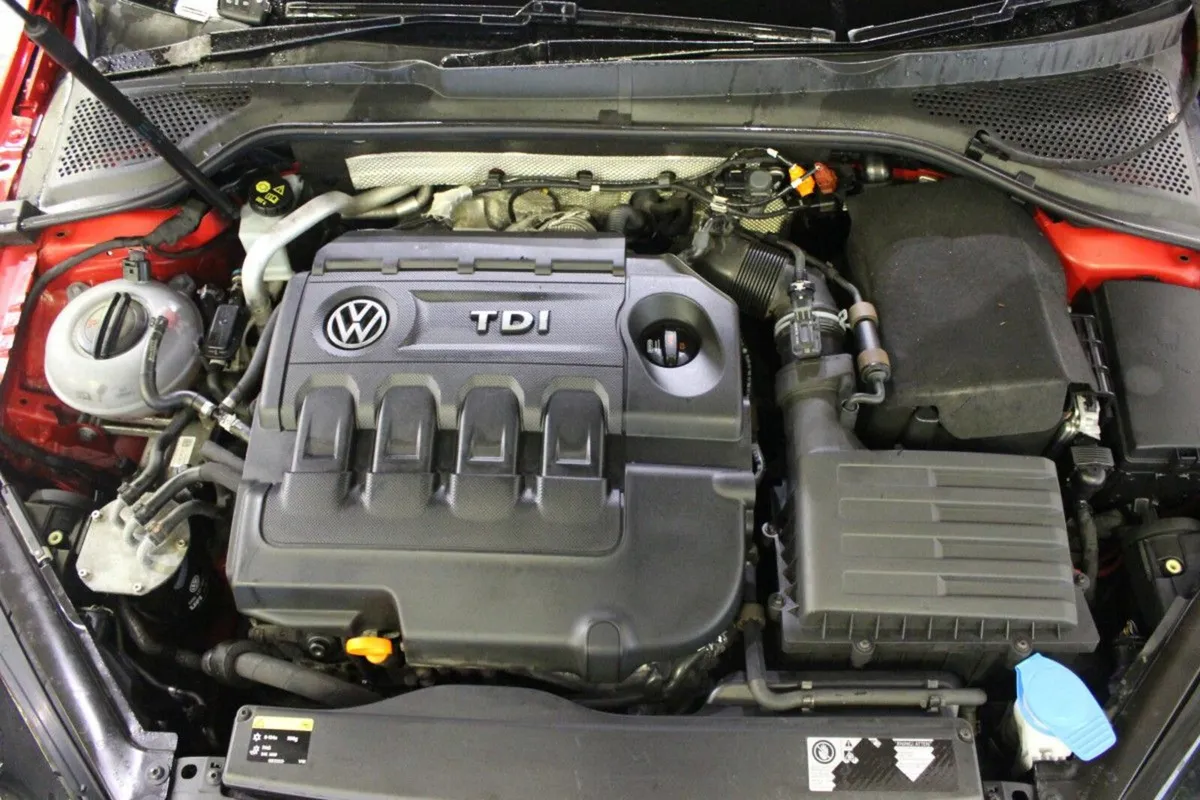 Volkswagen Golf Comfortline 1.6TDI M5F 105HP 5DR - Image 4