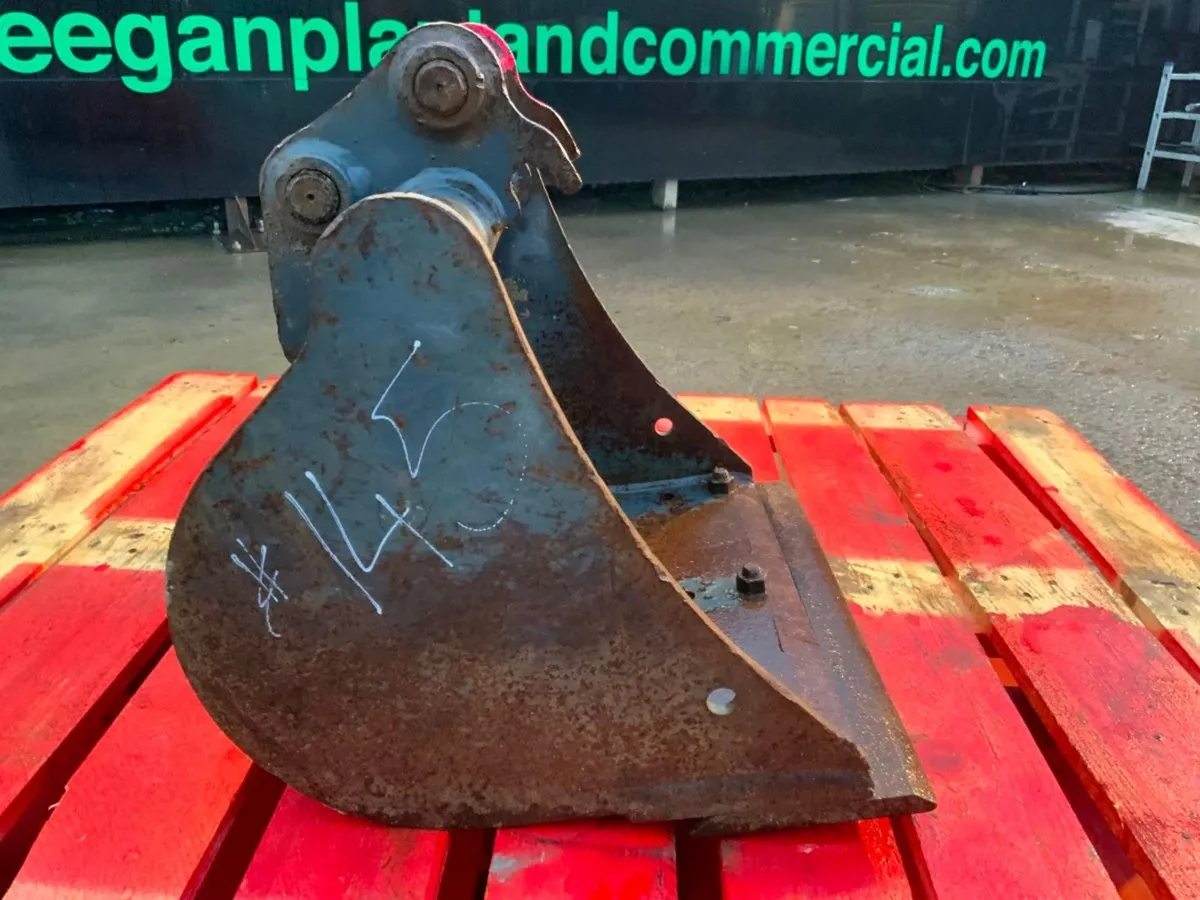 18" STRICKLAND BUCKET......30mm PINS..........145. - Image 3