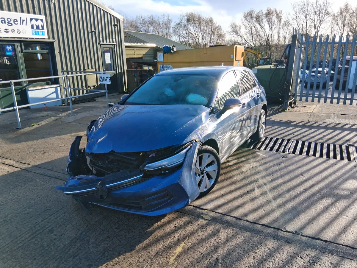 2025 VOLKSWAGEN GOLF 1.5L Petrol (for parts only) - Image 1