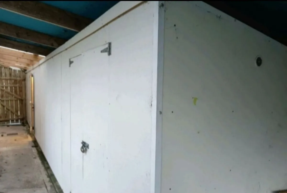 Large Shed 32ft x 5ft4 - Image 1