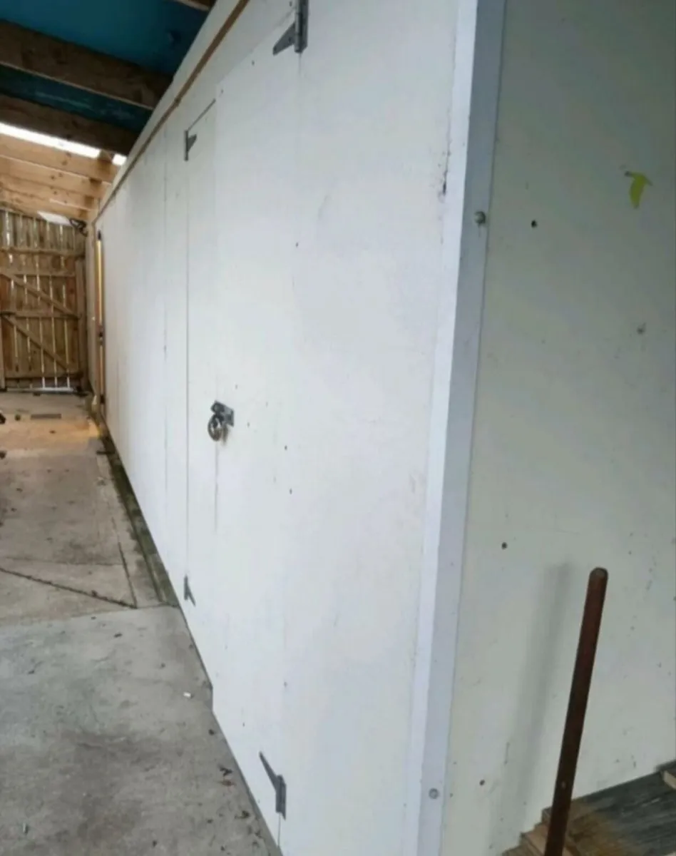 Large Shed 32ft x 5ft4 - Image 2