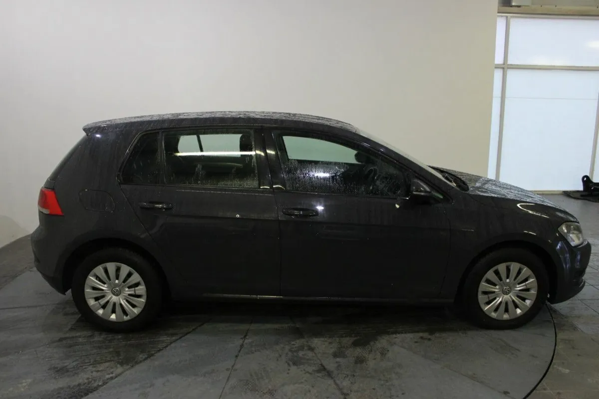 Volkswagen Golf Trendline 1.6TDI M5F 5DR 110HP - Image 4