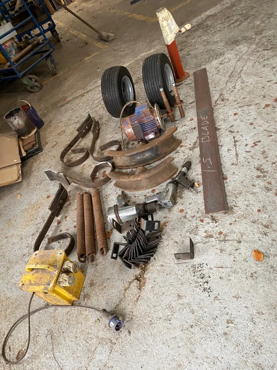 Oil Tank, Triple K Clamps and other items - Image 2
