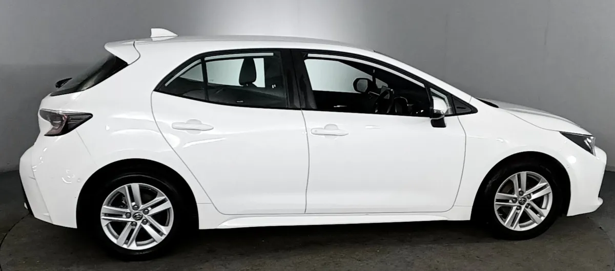 2023 Toyota Corolla 1.8 Hybrid - AUTO - ICON - Image 2