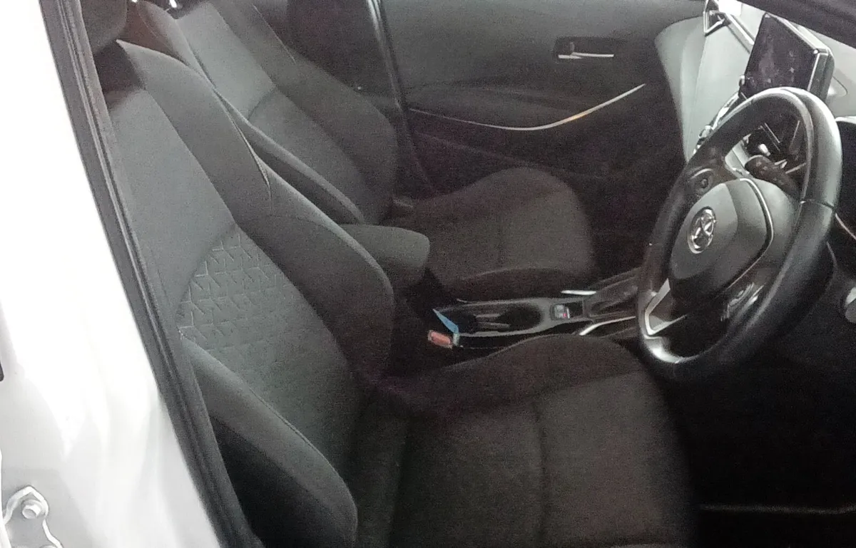 2023 Toyota Corolla 1.8 Hybrid - AUTO - ICON - Image 3