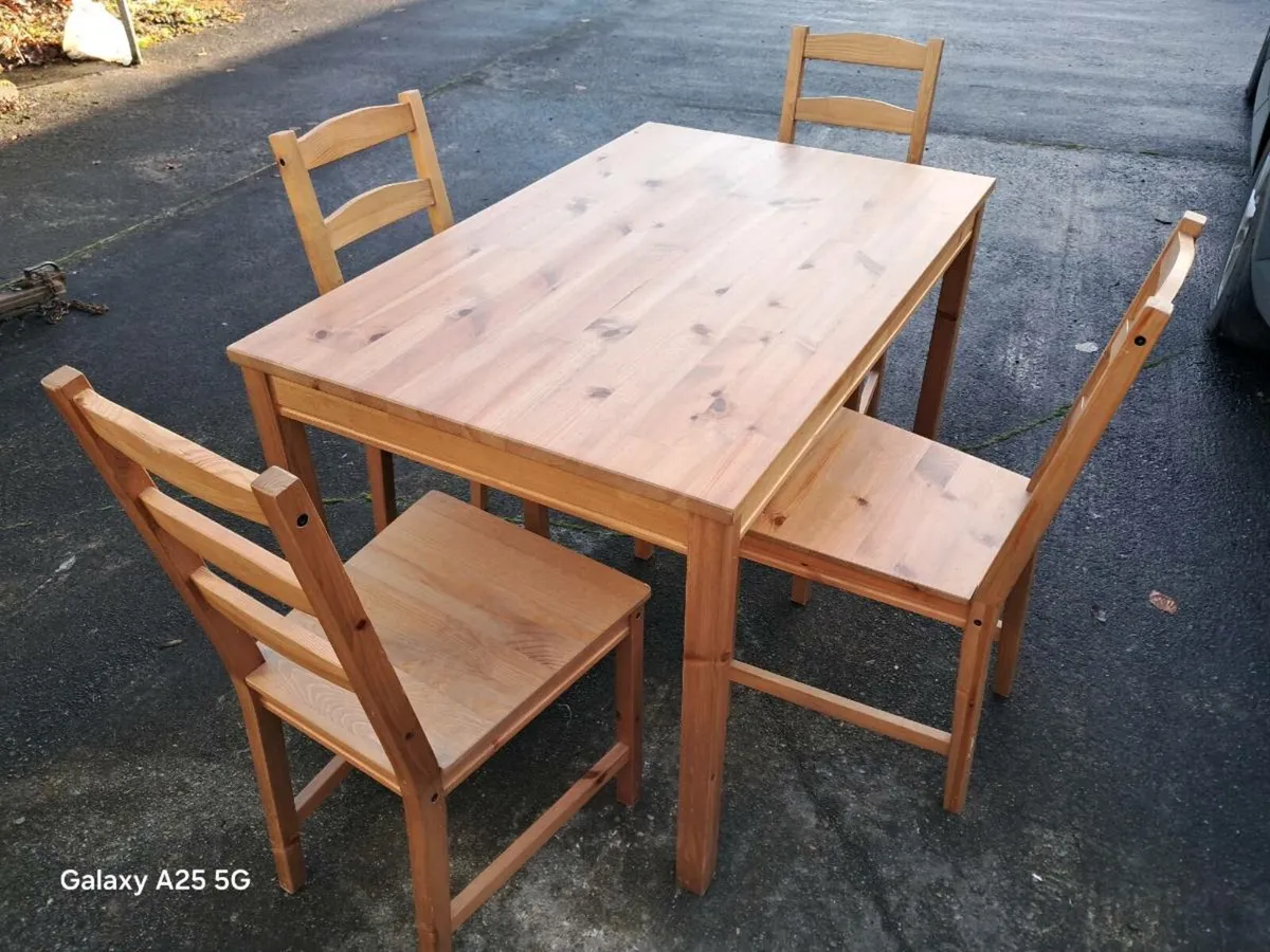 Kitchen  Table and chairs - Image 1