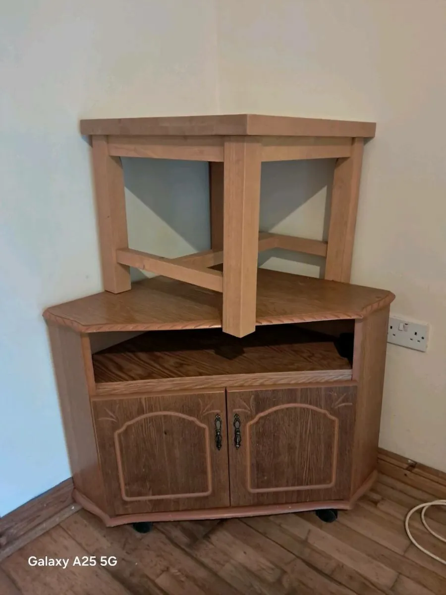 Kitchen  Table and chairs - Image 2