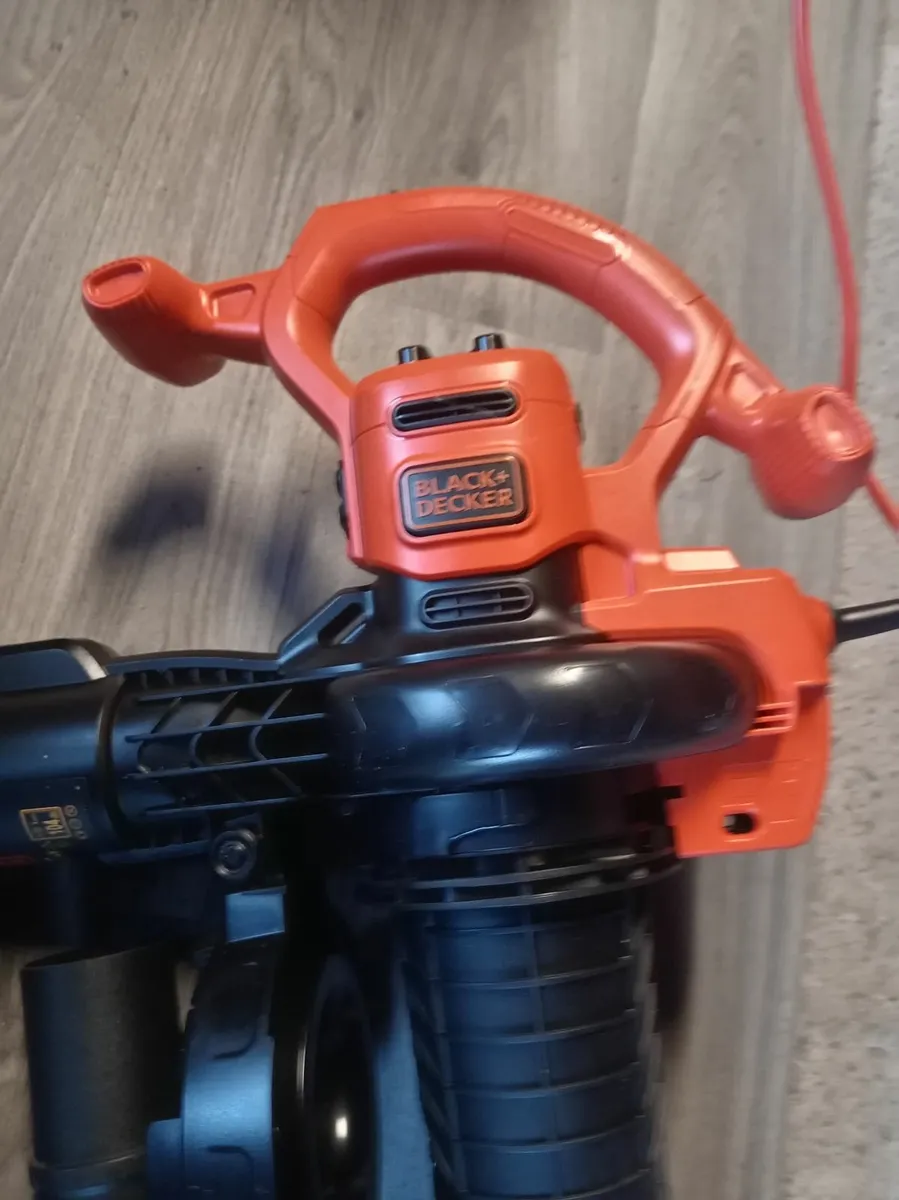 Black & Decker vacuum leaf blower - Image 2