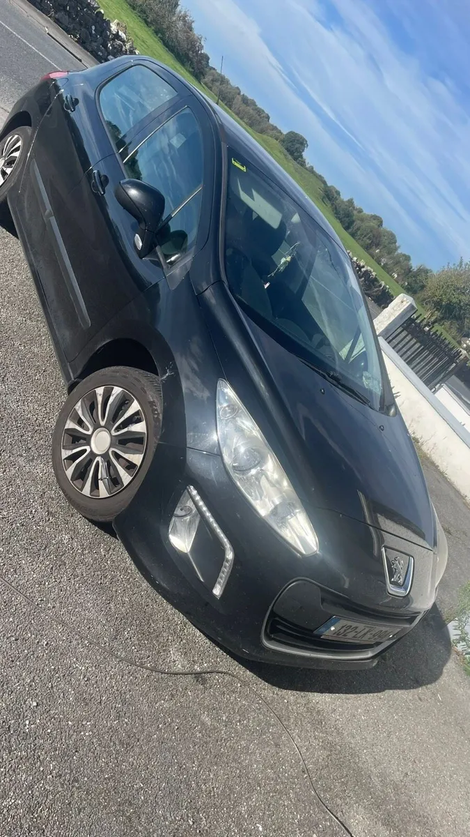 Peugeot 308 - Image 1