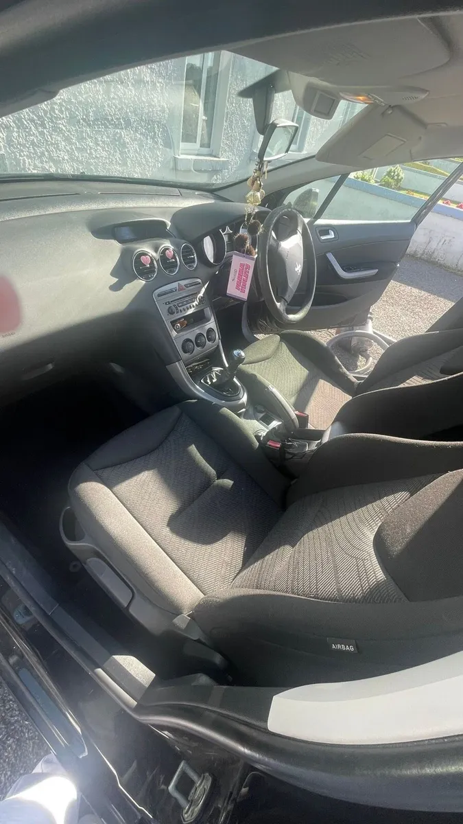 Peugeot 308 - Image 4