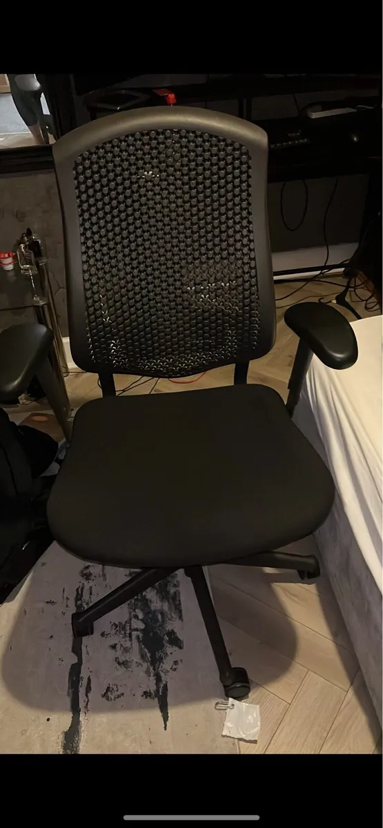 Herman Miller  office chair Excellent conditon - Image 2