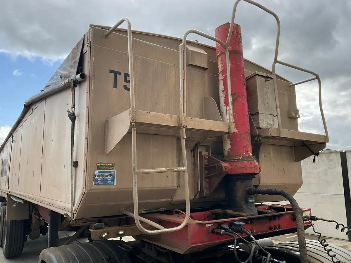 MONTRACON TRI AXLE INSULATED TIPPING TRAILER - Image 3