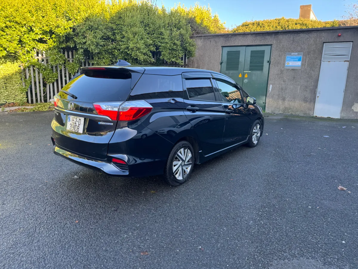 Honda Shuttle 2015 Hybrid 1.5  Automatic - Image 4