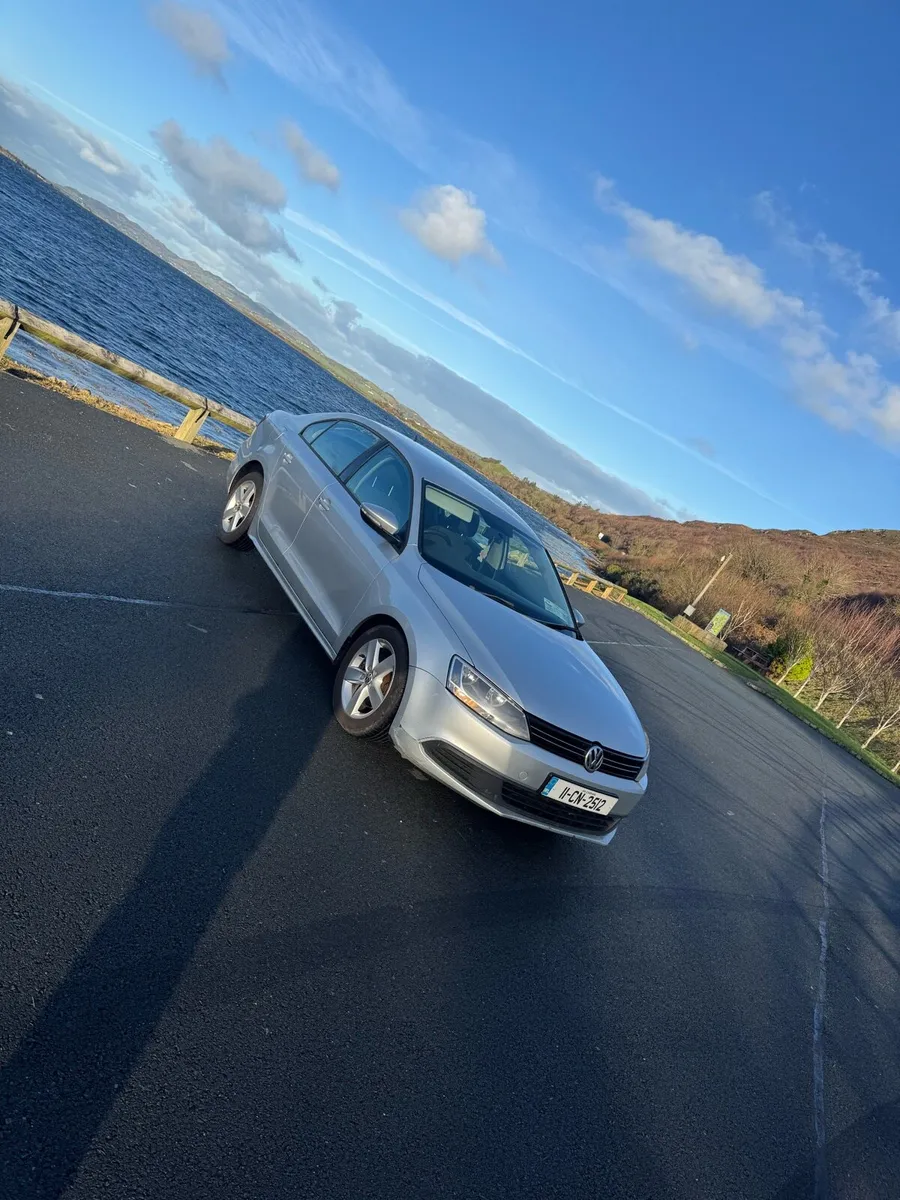 Volkswagen Jetta - Image 2