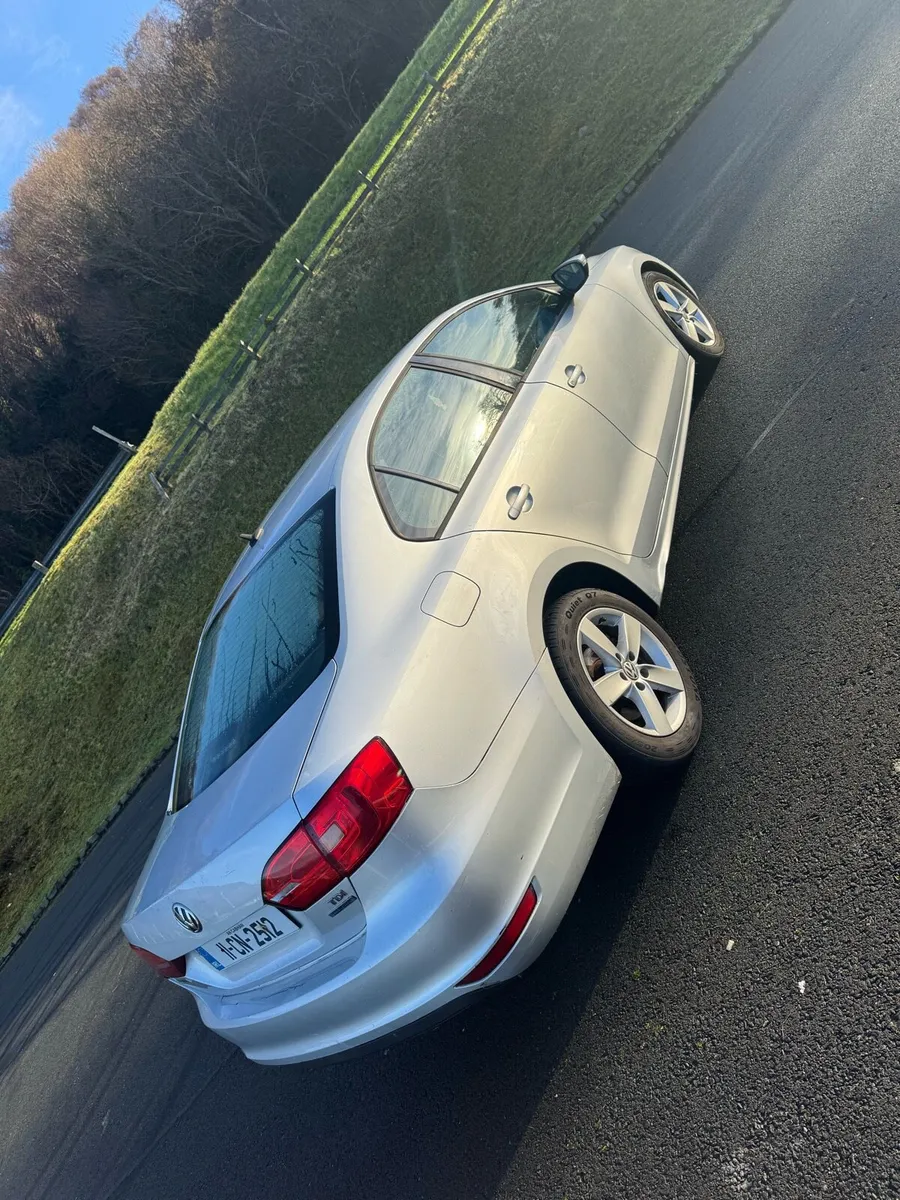 Volkswagen Jetta - Image 4