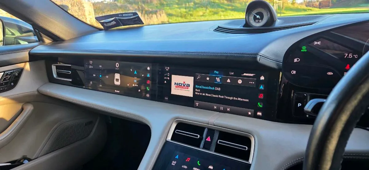 Porsche Tyacan 4S - Image 4