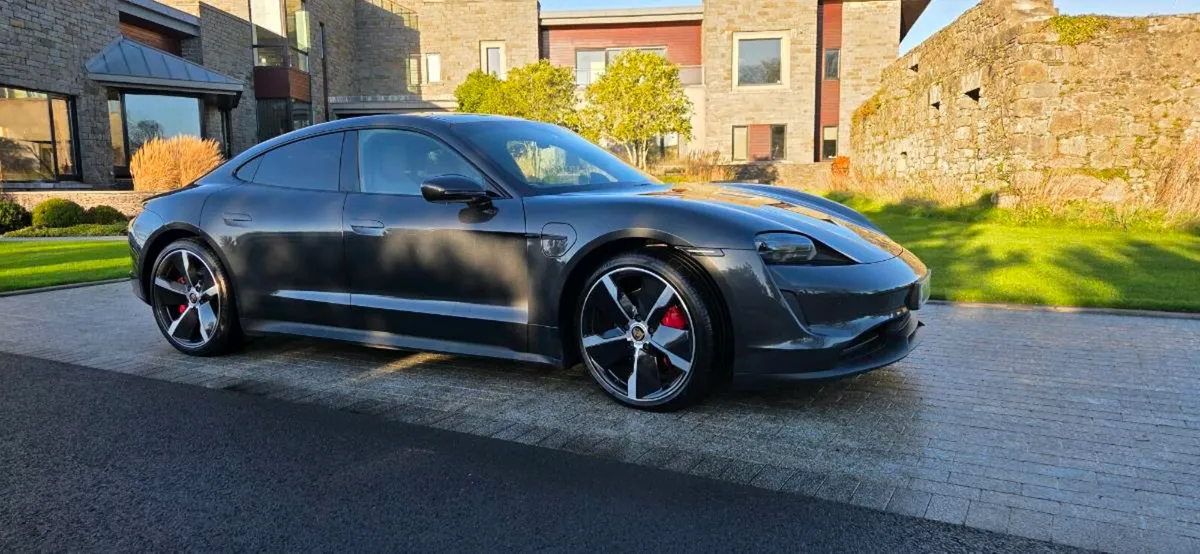 Porsche Tyacan 4S - Image 1