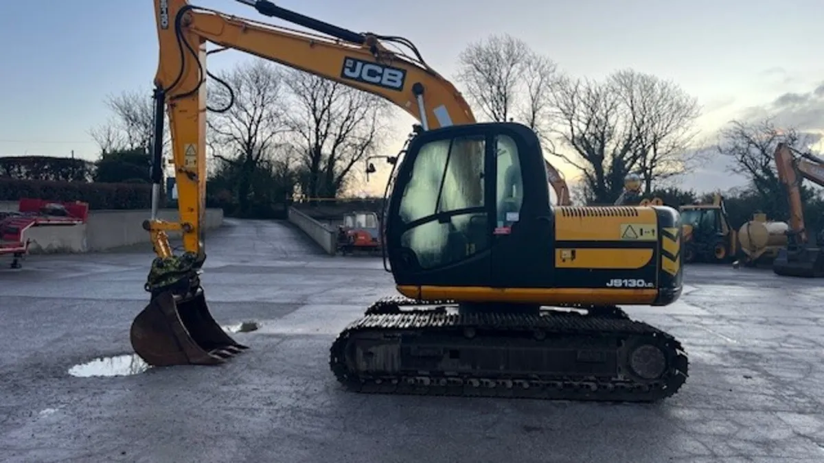2011JCB JS 130 - Image 1