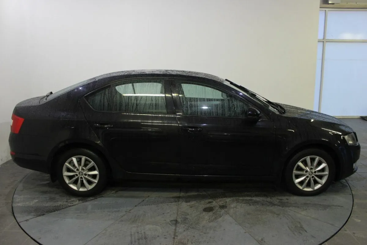 Skoda Octavia Ambition 1.6TDI 110HP - Image 4