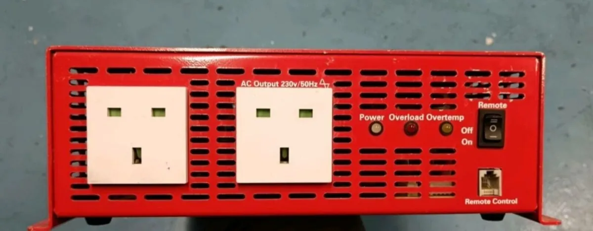 Durite Pure Sine Wave Inverter - Image 1