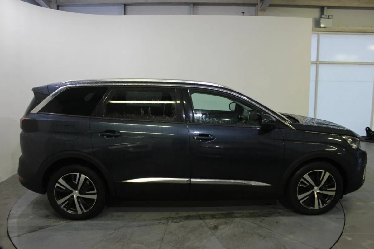 Peugeot 5008 Allure 1.2 4DR - Image 3