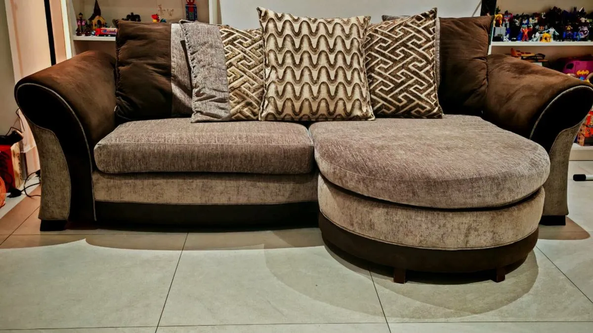 3 Seater and 4 Seater Couches - Image 3