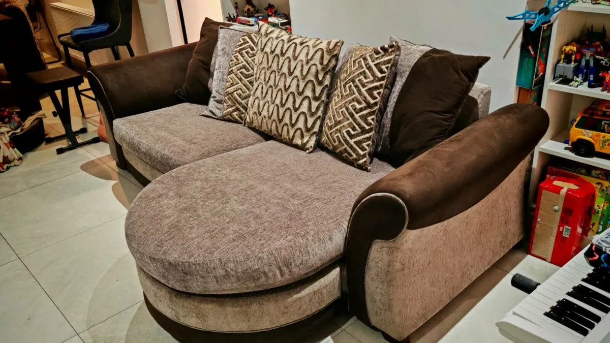 3 Seater and 4 Seater Couches - Image 1