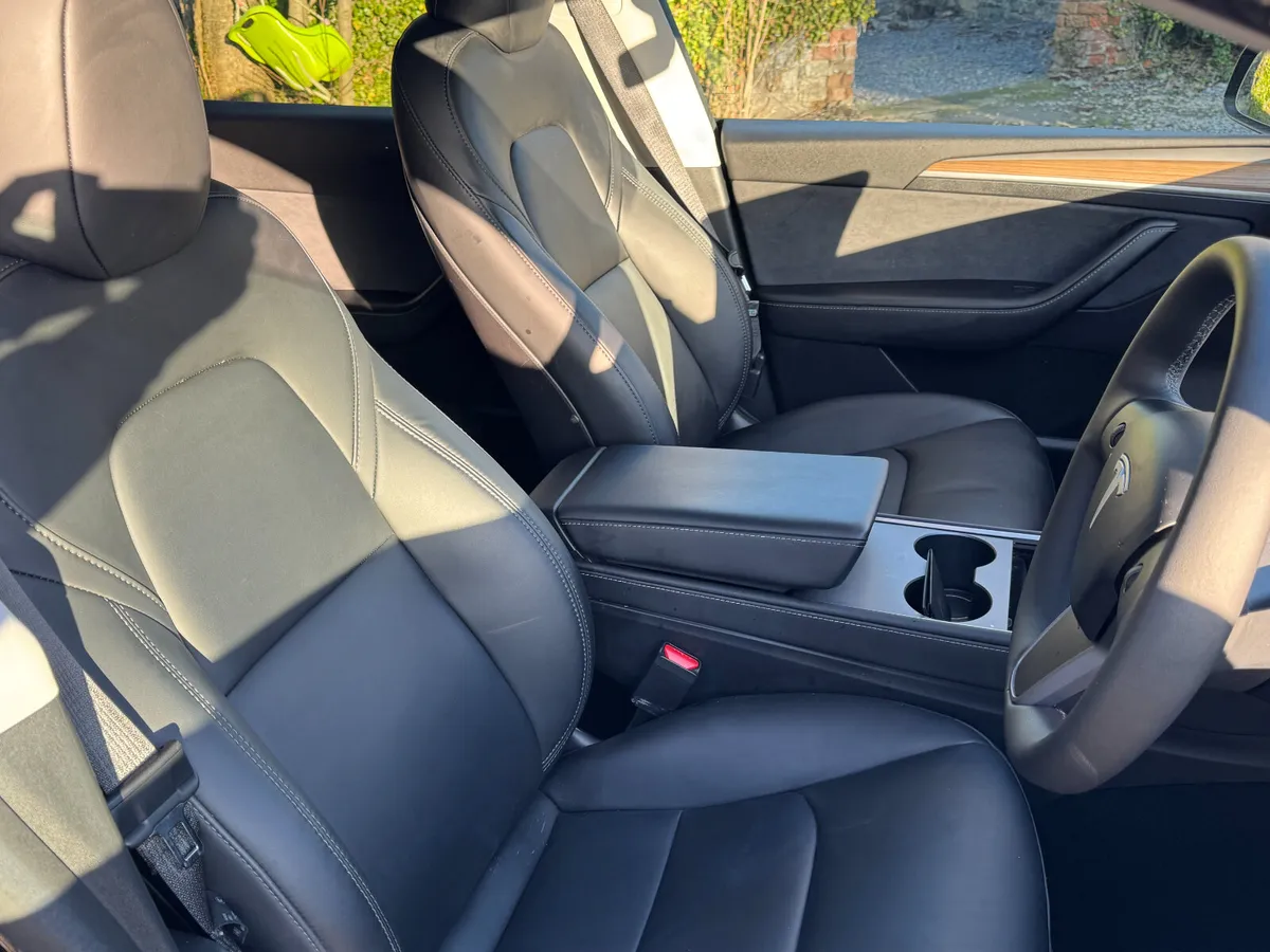 2023 Tesla Model Y RWD 1 Owner - Image 2